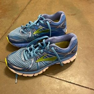 Brooks GTS Seventeen women’s Blue and green sneakers